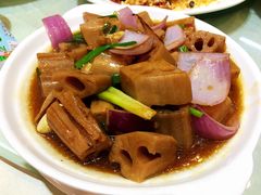 香葱闷莲藕-香山小厨(南联路店)