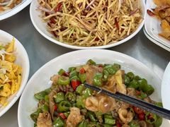 -丹水桥地锅鱼·翘嘴鲌·地方特色全鱼宴(丹江口大坝店)