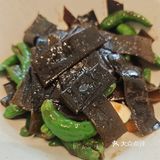 价钱嘛相对比外面贵点 环境虽有点旧