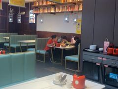 -阿瓦山寨·湘菜现炒·剁椒鱼头王(咸阳总店)