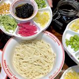想吃正宗的老北京炸酱面来吃方砖厂就对啦