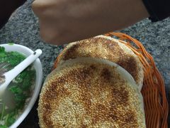 烧饼-清真喜兰老丁羊汤特色小吃