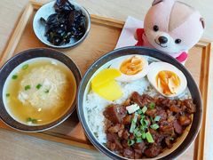 暖心滷肉飯-Dazzling Cafe 蜜糖吐司专卖店
