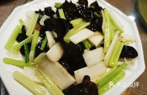 Cloud Ear Mushroom and Lily Bulb Stir-fried with Yam