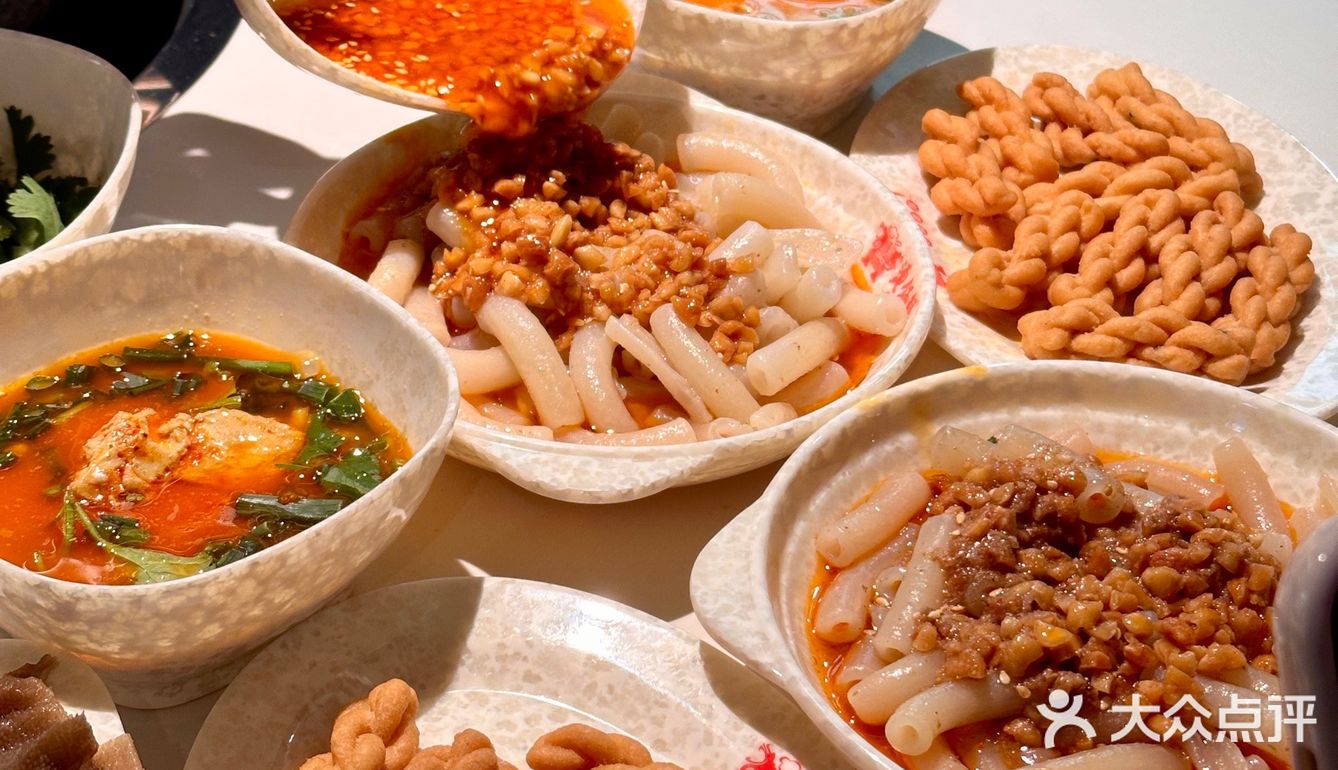 啊啊啊杭州首店！！不用去武汉！终于能吃上传说中的烫锅鲜了‼️