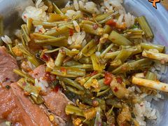 -梁阿婆廿年老牌扣肉糯米饭