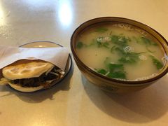 -烤鸭肉夹馍鸭汤店