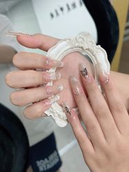 -芊屿芊浔美甲