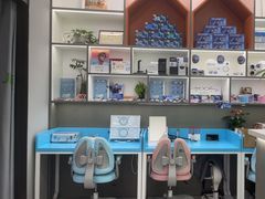 -镜客眼镜(浦江欢乐颂店)