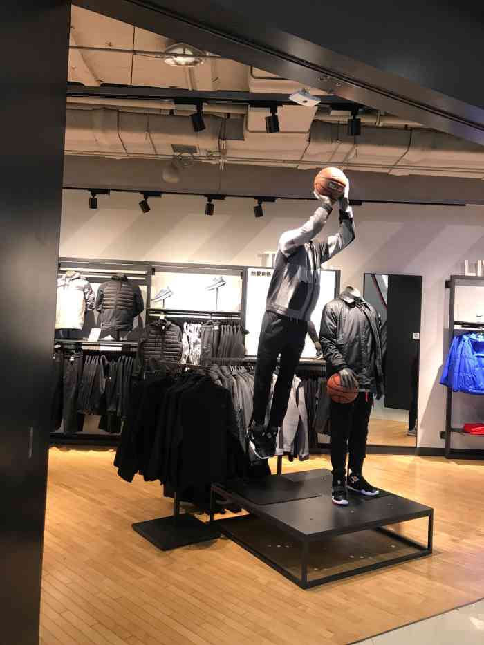 nike(凯德来福士店)-"耐克基本上每次路过都会进店逛一逛,毕竟是.