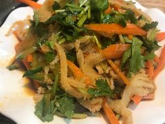 凉拌牛百叶-三里屯土灶炖公鸡地锅鸡(江东店)