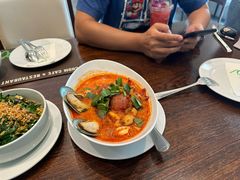 -Chom Cafe and Restaurant