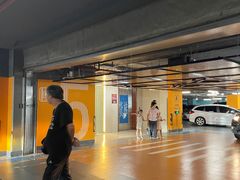 -金虹桥国际中心·停车场