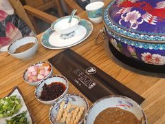 -毛辣果·贵州红酸汤牛肉火锅(西单店)