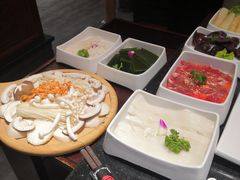 -陆派巴倒烫火锅(城东店)