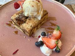 -FLOVIE FLORIST CAFE