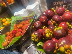 -雍容荟帝王蟹活龙虾展台自助(IFS黑金店)