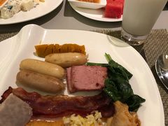 -海口绿发希尔顿酒店-田园汇自助餐·三文鱼·海鲜