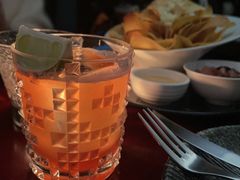 -毛毛虫酒吧
