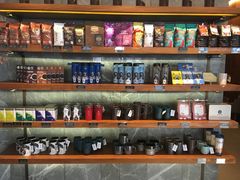 零售区-星巴克臻选(南京艾尚天地店)