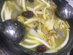 -南渝食府.墨脱石锅松茸鸡