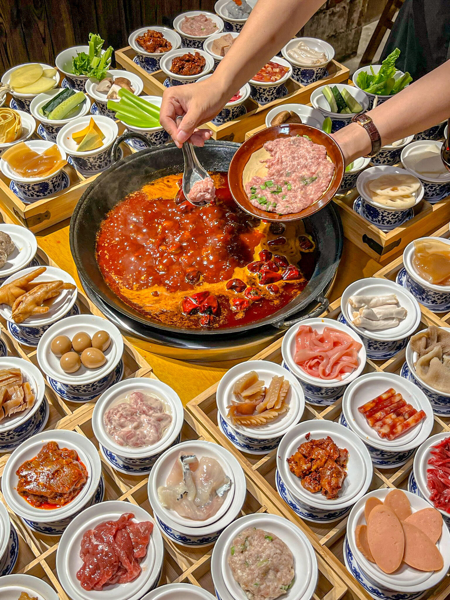 成都本地人都会吃的盖碗菜火锅