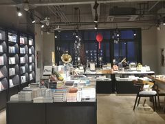 -阅西安新华书店(翠华南路店)