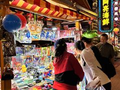 -三亚火车头万人海鲜广场