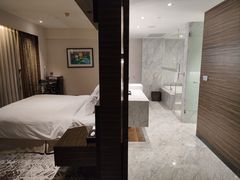 -上海虹桥西郊假日酒店