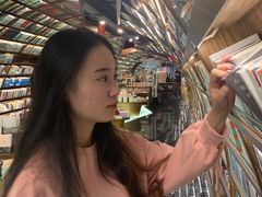 -钟书阁(珍园店)