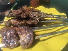 -烤肉小伙烤肉店