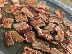 藏香猪-宏宏无烟石板烧烤