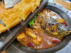 葱烧千岛湖鱼头配油条-甬上名灶·首店(环城西路店)
