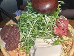 -吃饭皇帝大土家民族菜(荟聚店)