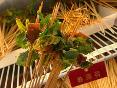 牛肉卷香菜-拈签一笑黄牛肉辣卤串串