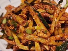 -黄记煌三汁焖锅(新佳丽江汉路店)