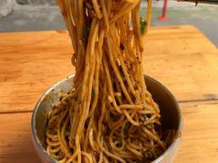 素椒杂酱面-左撇子私房面