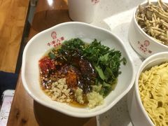 -牛华八婆麻辣烫(龙湖U城店)
