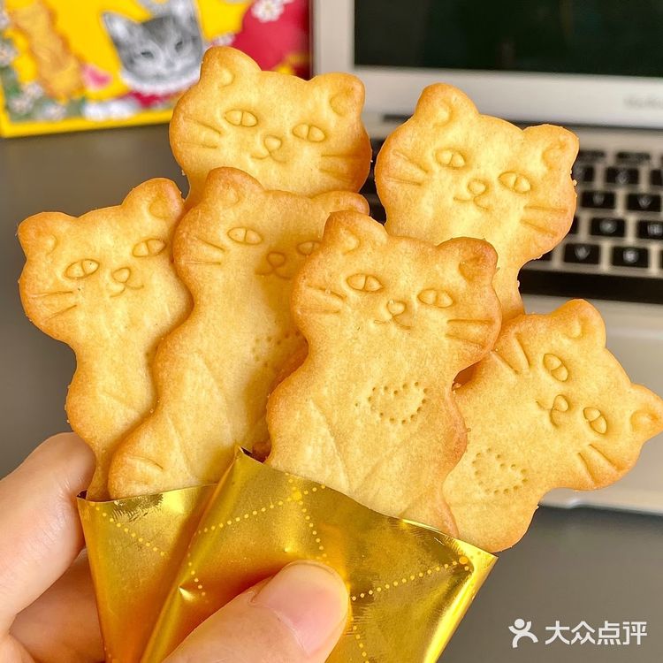 随手买的猫猫饼干！好可爱好好吃！！