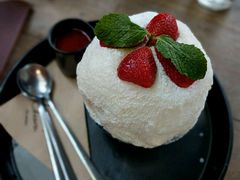 草莓芝士蛋糕雪冰-Cheevit Cheeva(Sirimangkalajarn)