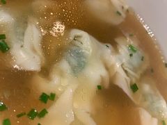 野荠菜鲜肉馄饨-南小馆(迪士尼小镇店)