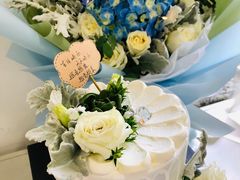 -小苍兰风铃草·礼物蛋糕(沈阳店)