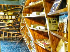 -钟书阁(松江泰晤士小镇店)