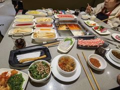 -海底捞火锅(曹安公路店)