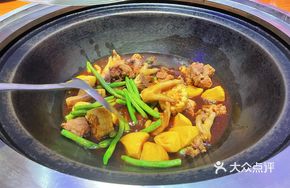 Braised Pork Rib and Chicken Claw Pot