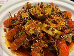 -肥肥虾庄·金牌油焖大虾(汉街SKP店)