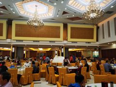 -东豪园林海鲜酒家(南港路辅路店)