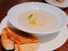 牛肝菌忌廉蘑菇汤-Bistro 63 创意融合料理(广粤天地店)