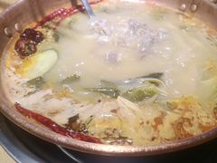 -洱火云南酸菜牛肉火锅(石景山当代商城店)