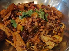 -愉肴麻辣香锅(中山路店)
